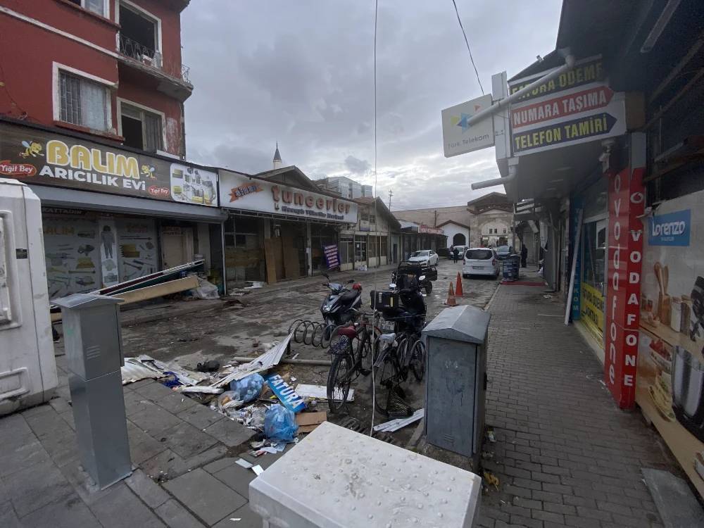 Konya'da herkesin hayatında en az 1 kez alışveriş yaptığı çarşı yıkılıyor 7